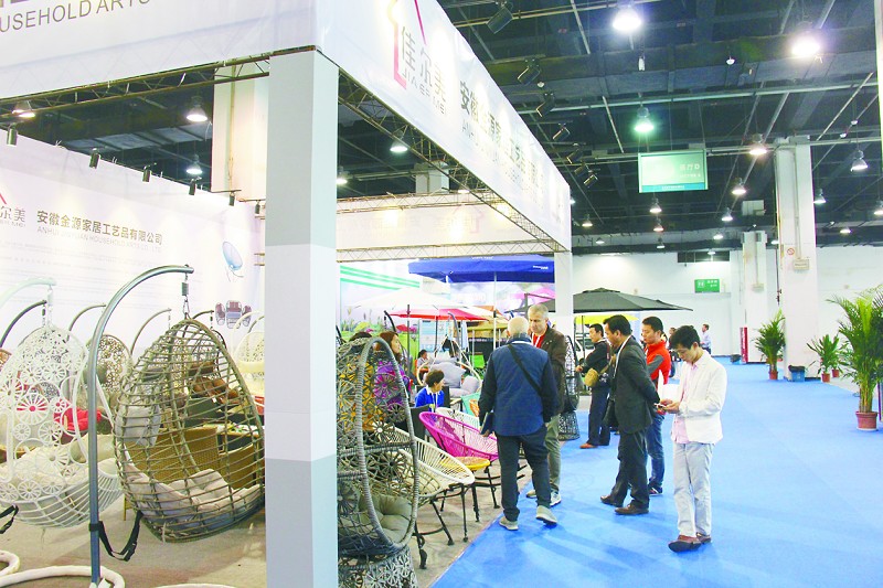 本報訊3月21日，由杭州市政府、浙江省商務廳、中國輕工工藝品進出口商會主辦，杭州市商務委員會、北京泰萊特展覽有限責任公司承辦的第9屆中國（杭州）國際花園、戶外家具及休閑用品展覽會正式亮相杭州和平國際會展中心。